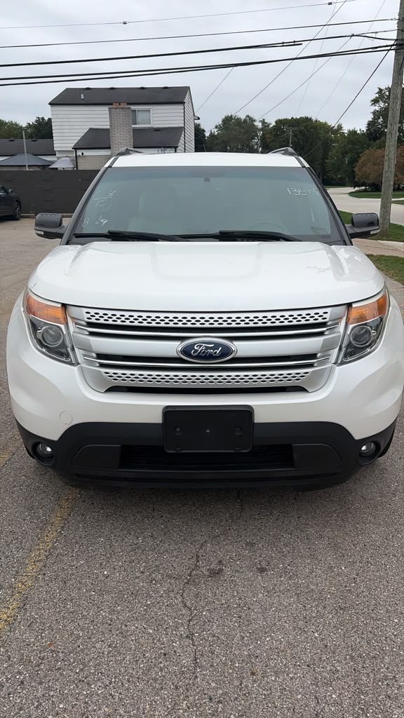 White Ford Explorer available for weekly rental from Car Candy Rentals
