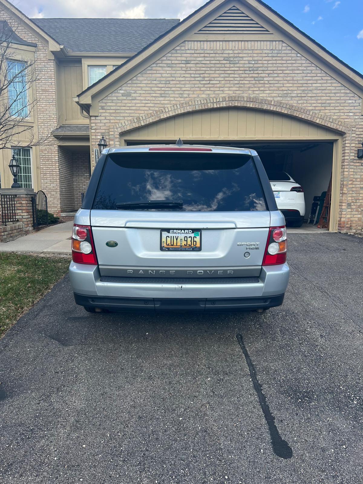 Silver Range Rover Sport HSE, rear view